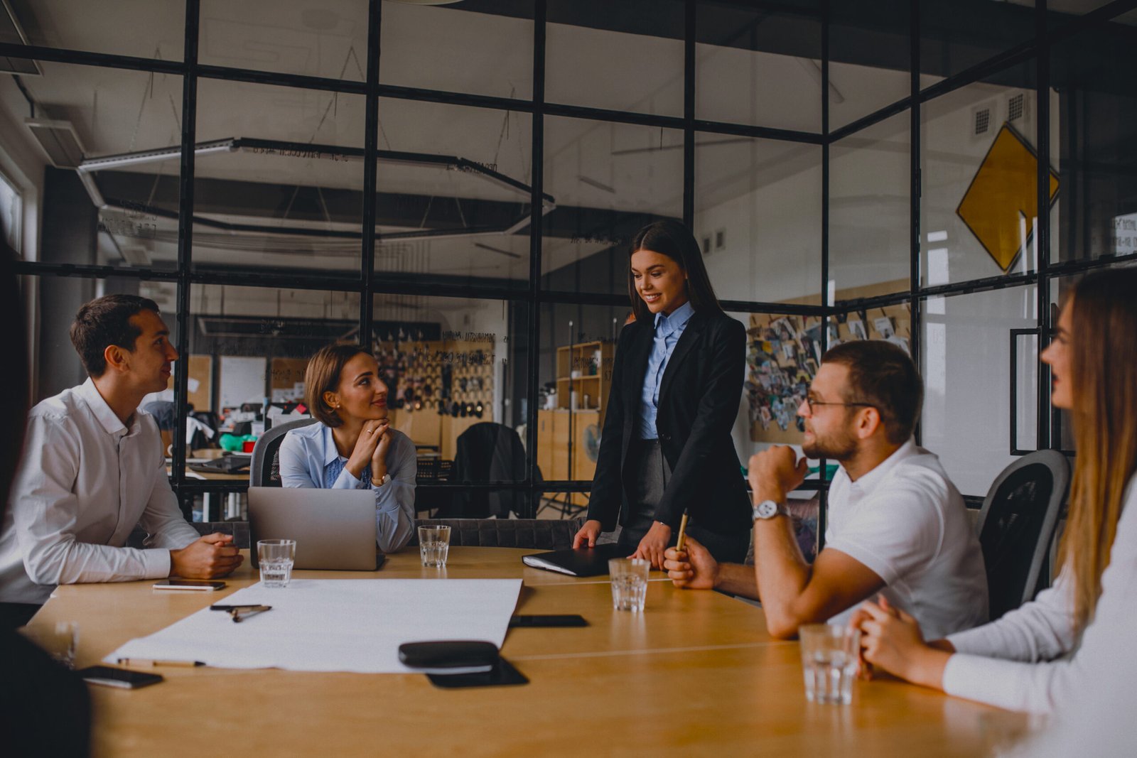 Servicios Profesionales de la Industria de Consumo, Ventas y Ocio